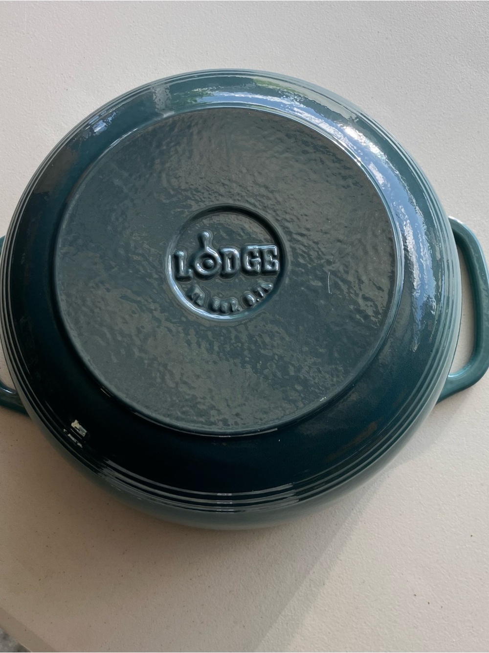 6Qt Lodge Enameled Dutch Oven in Teal - Picture 3 of 4